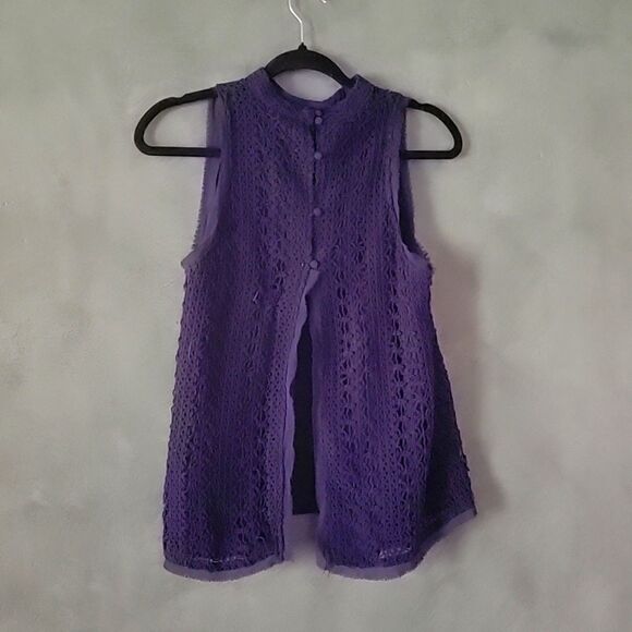 Crochet detail blouse - Picture 3 of 4